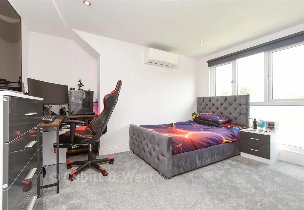 Bedroom Two - Mount Avenue, Chaldon, Caterham, Surrey - Wards of Kent