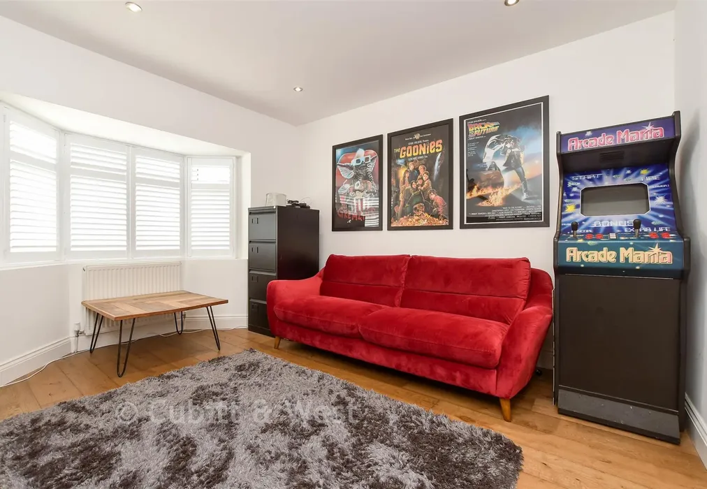 Family Room - Mount Avenue, Chaldon, Caterham, Surrey - Wards of Kent