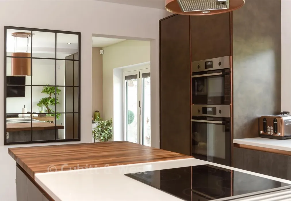 Internal Lifestyle Photograph - Mount Avenue, Chaldon, Caterham, Surrey - Wards of Kent