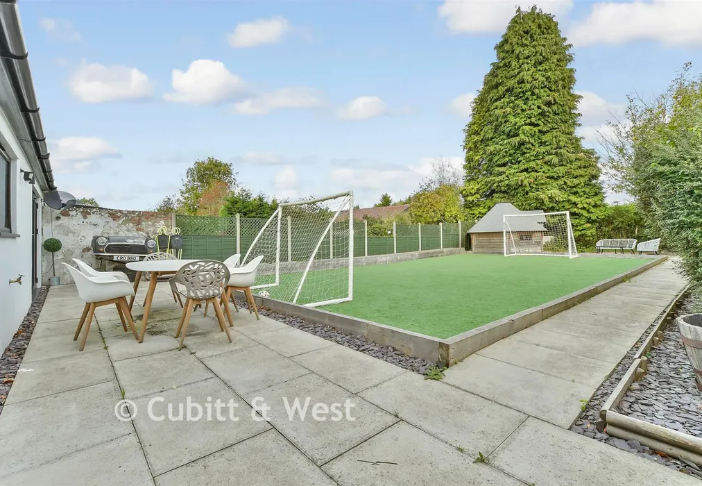Rear Garden - Mount Avenue, Chaldon, Caterham, Surrey - Wards of Kent