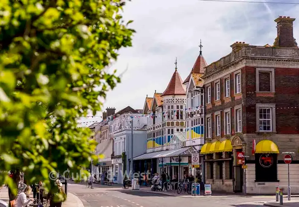 Lifestyle 2 - Red Admiral Drive, Vivid Homes, Rose Green, Bognor Regis, West Sussex - Wards of Kent