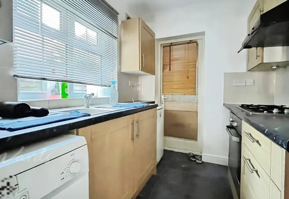 luton kitchen - Luton Road Chatham ME4 - Wards of Kent