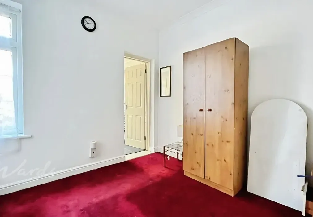 luton bedroom 1 - Luton Road Chatham ME4 - Wards of Kent