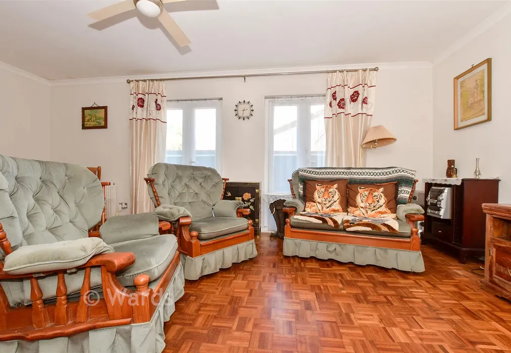 Lounge - Gaunts Close, Deal, Kent - Wards of Kent