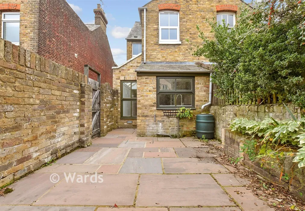 Rear Garden - St. Peter's Grove, Canterbury, Kent - Wards of Kent