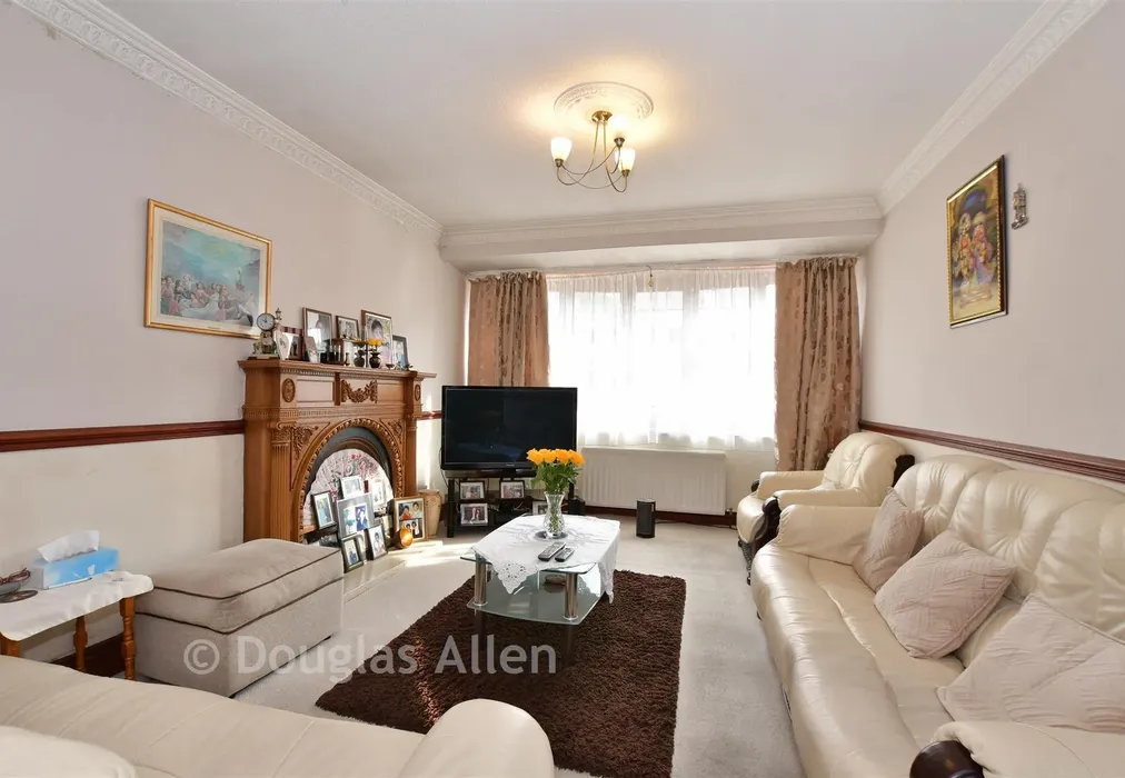 Lounge - Albany Road, Chadwell Heath, Essex - Wards of Kent