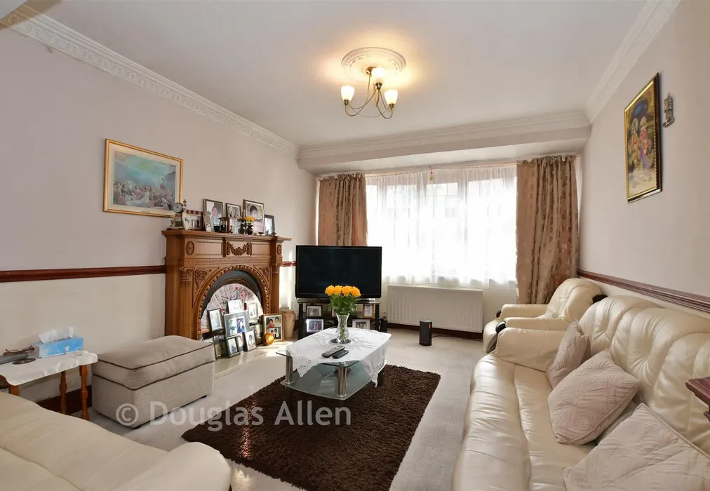Lounge - Albany Road, Chadwell Heath, Essex - Wards of Kent