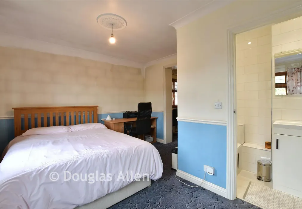 Guest Room - Albany Road, Chadwell Heath, Essex - Wards of Kent