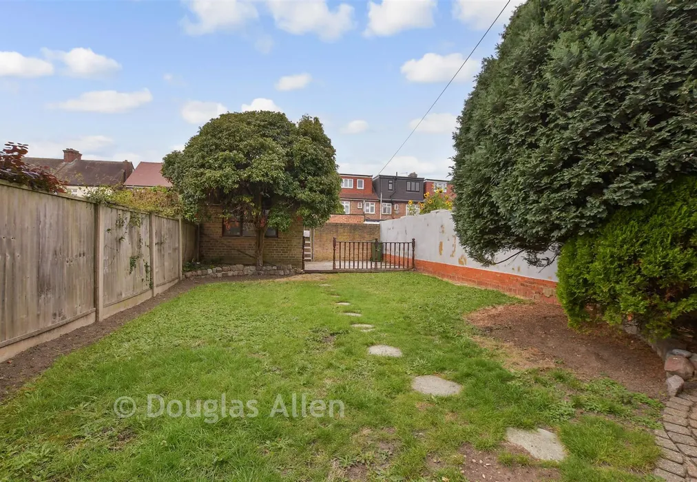 Rear Garden - Albany Road, Chadwell Heath, Essex - Wards of Kent