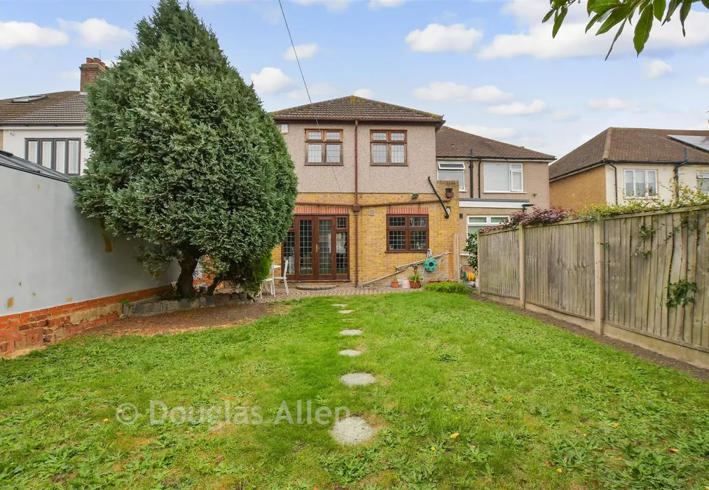 Rear Garden - Albany Road, Chadwell Heath, Essex - Wards of Kent