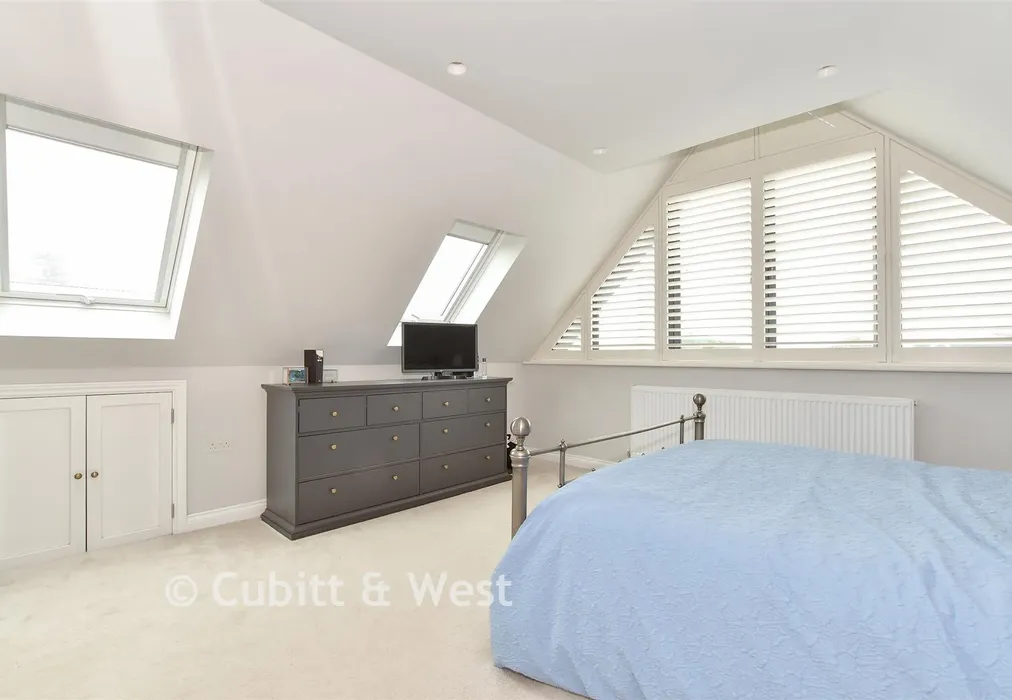 Bedroom 1 - Seaview Road, Woodingdean, Brighton, East Sussex - Wards of Kent
