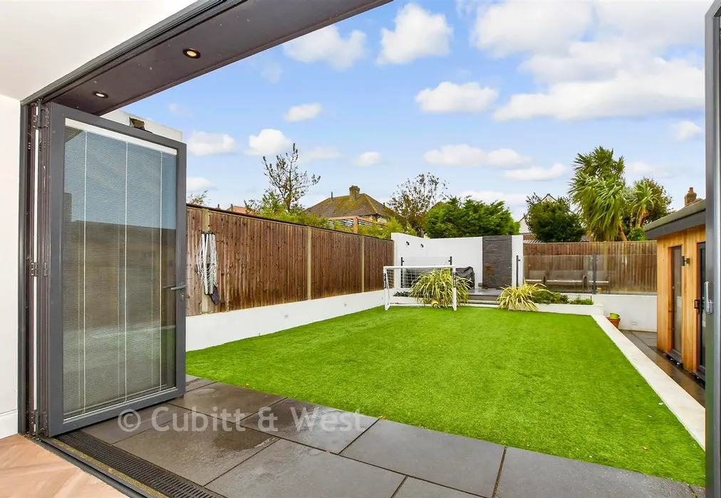 Rear Garden - Seaview Road, Woodingdean, Brighton, East Sussex - Wards of Kent