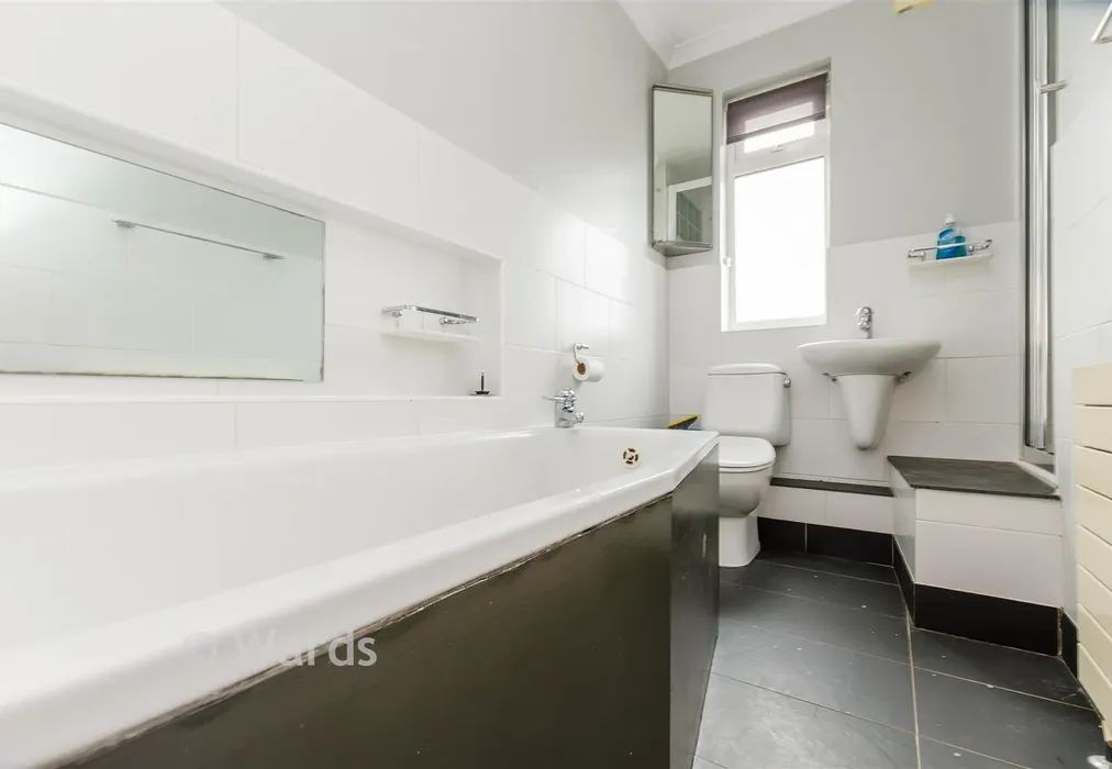 Bathroom - Mayplace Road East, Barnehurst, Kent - Wards of Kent