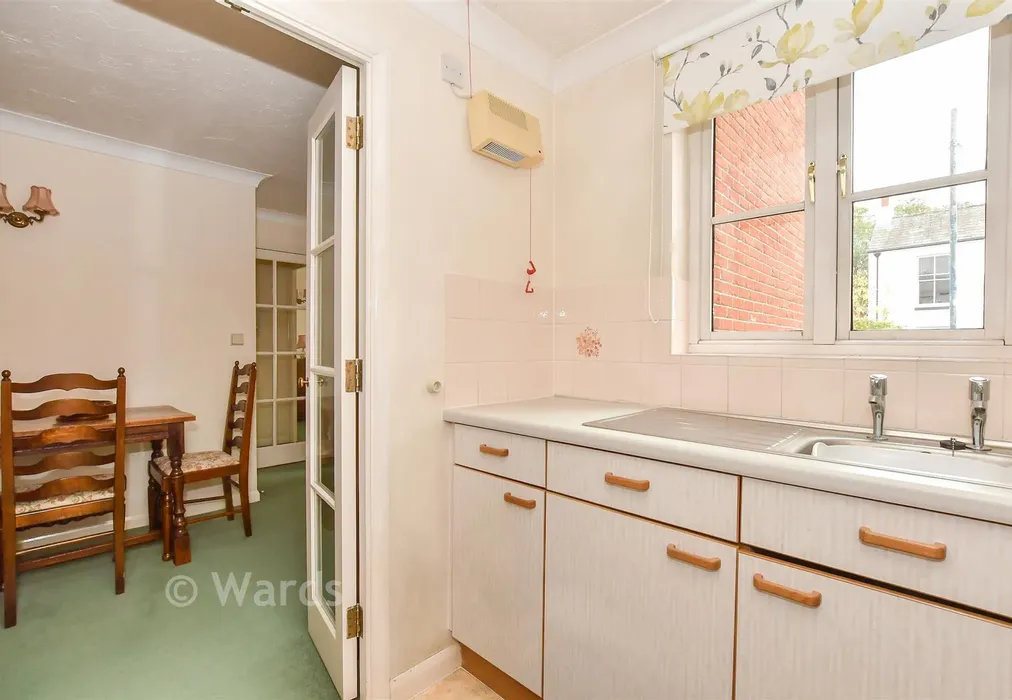 Kitchen - Station Road West, Canterbury, Kent - Wards of Kent