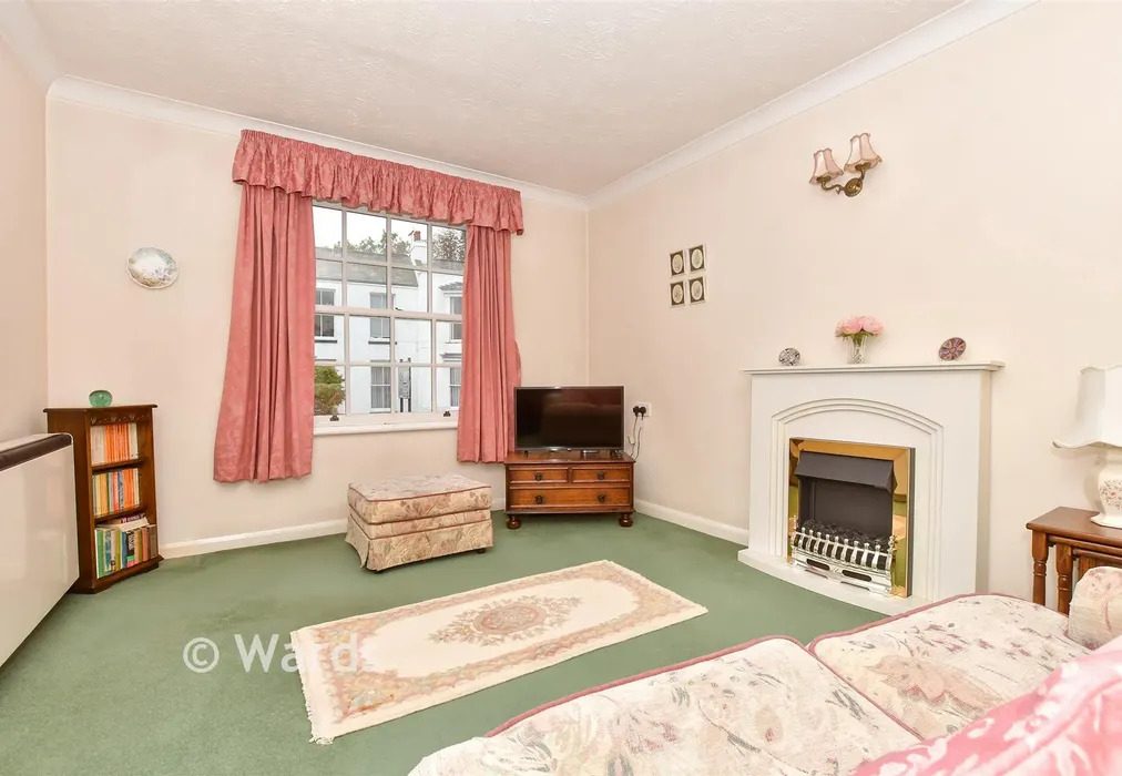 Lounge/Diner - Station Road West, Canterbury, Kent - Wards of Kent