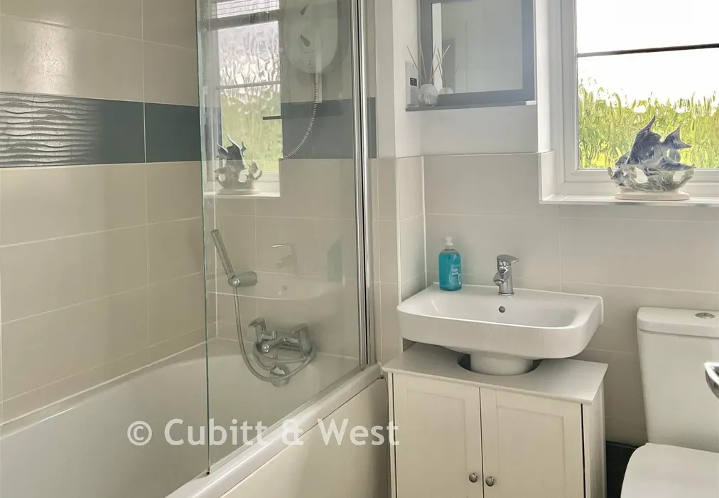 Bathroom - Fellows Gardens, Yapton, Arundel, West Sussex - Wards of Kent