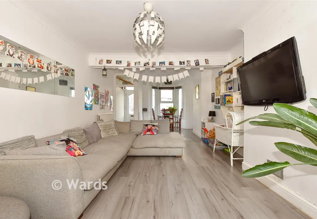 Lounge/Diner - Jefferson Road, Sheerness, Kent - Wards of Kent