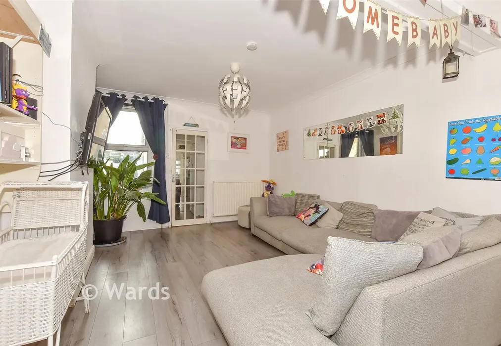 Lounge/Diner - Jefferson Road, Sheerness, Kent - Wards of Kent