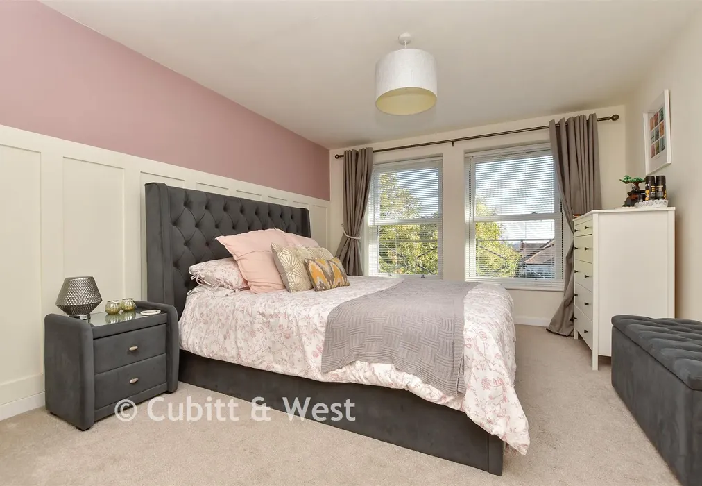 Bedroom 1 - Kings Lane, Sutton, Surrey - Wards of Kent