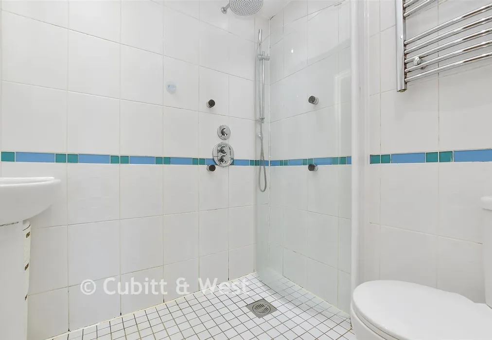 En-Suite Shower Room - Kings Lane, Sutton, Surrey - Wards of Kent