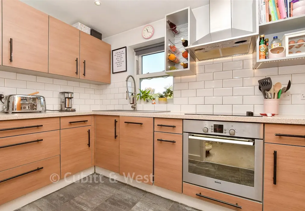 Kitchen - Kings Lane, Sutton, Surrey - Wards of Kent