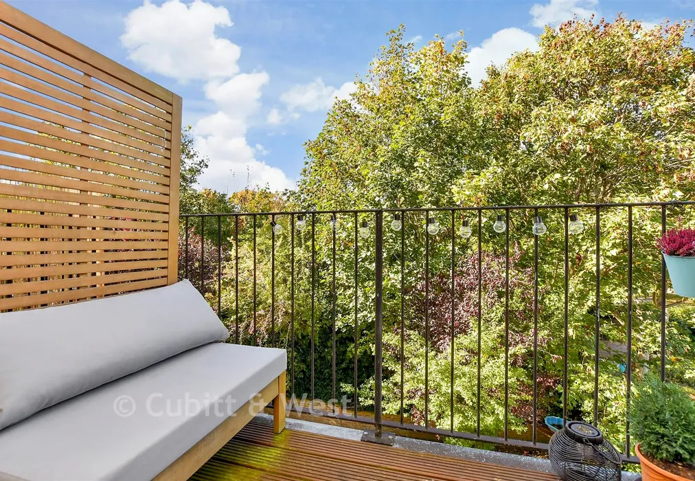 Balcony / Terrace - Kings Lane, Sutton, Surrey - Wards of Kent