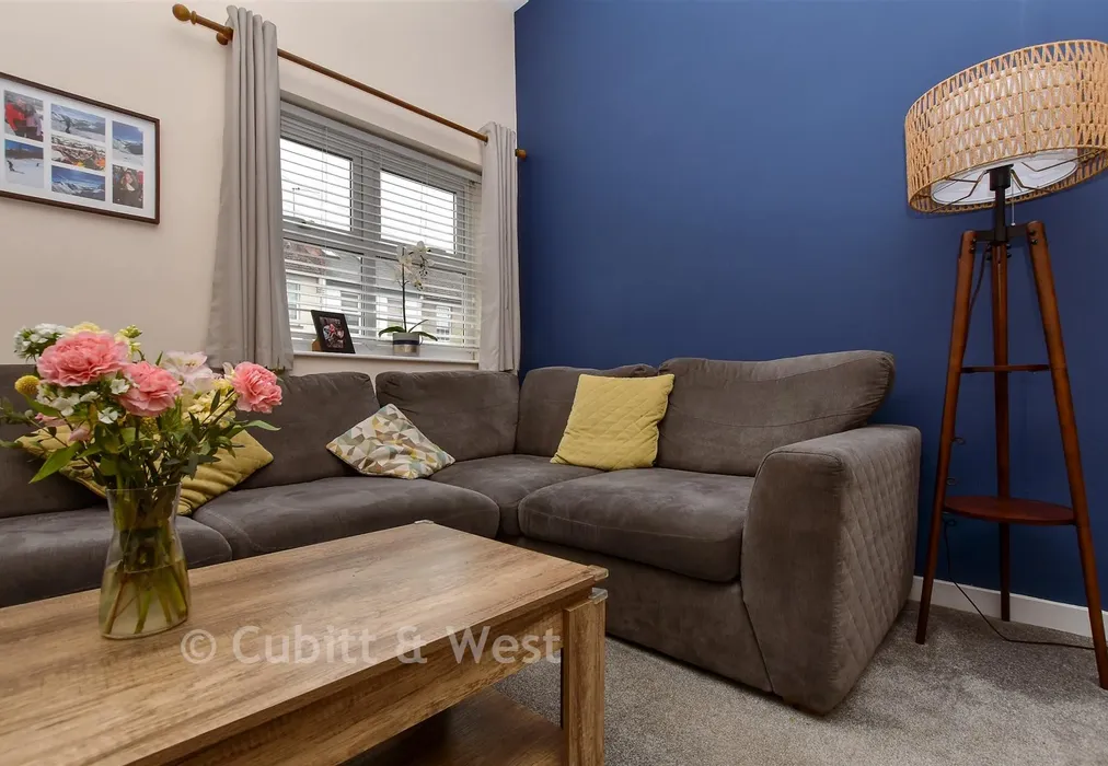 Internal Lifestyle Photograph - Sanderstead Road, South Croydon, Surrey - Wards of Kent