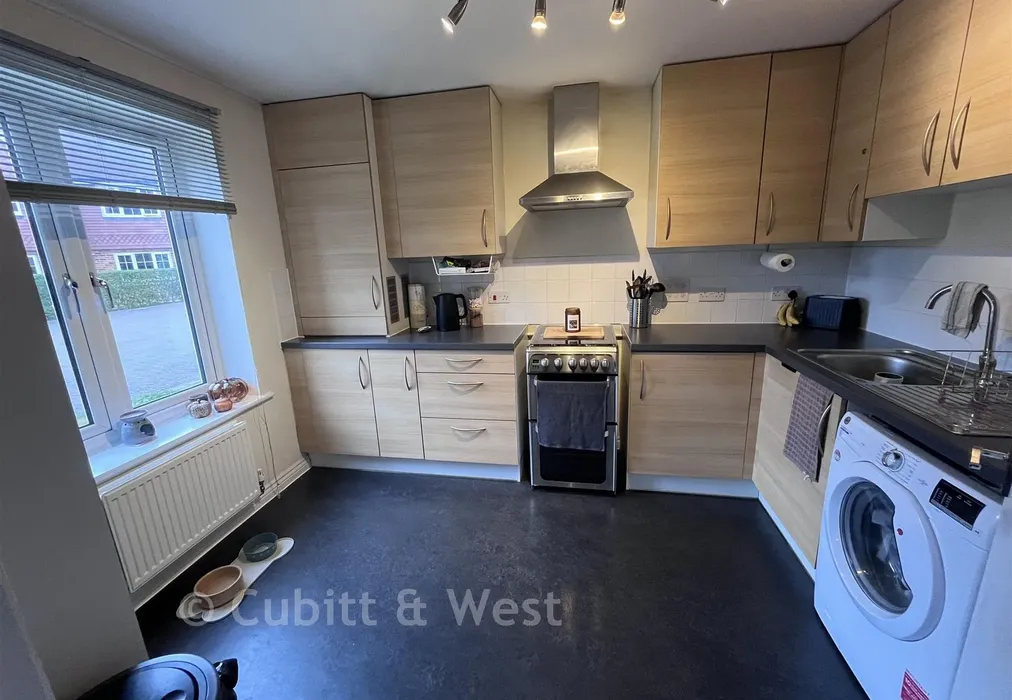 Kitchen - Meadow Close, Westcott, Dorking, Surrey - Wards of Kent