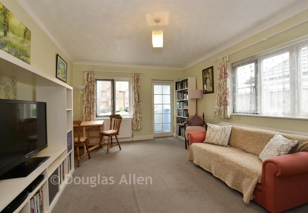 Lounge/Dining Room - Nevendon Road, Wickford, Essex - Wards of Kent