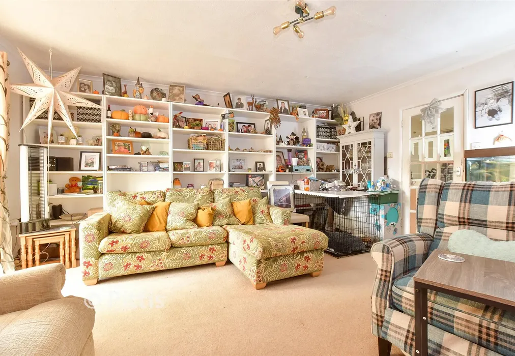 Lounge - Sandown Road, Sandown, Isle of Wight - Wards of Kent