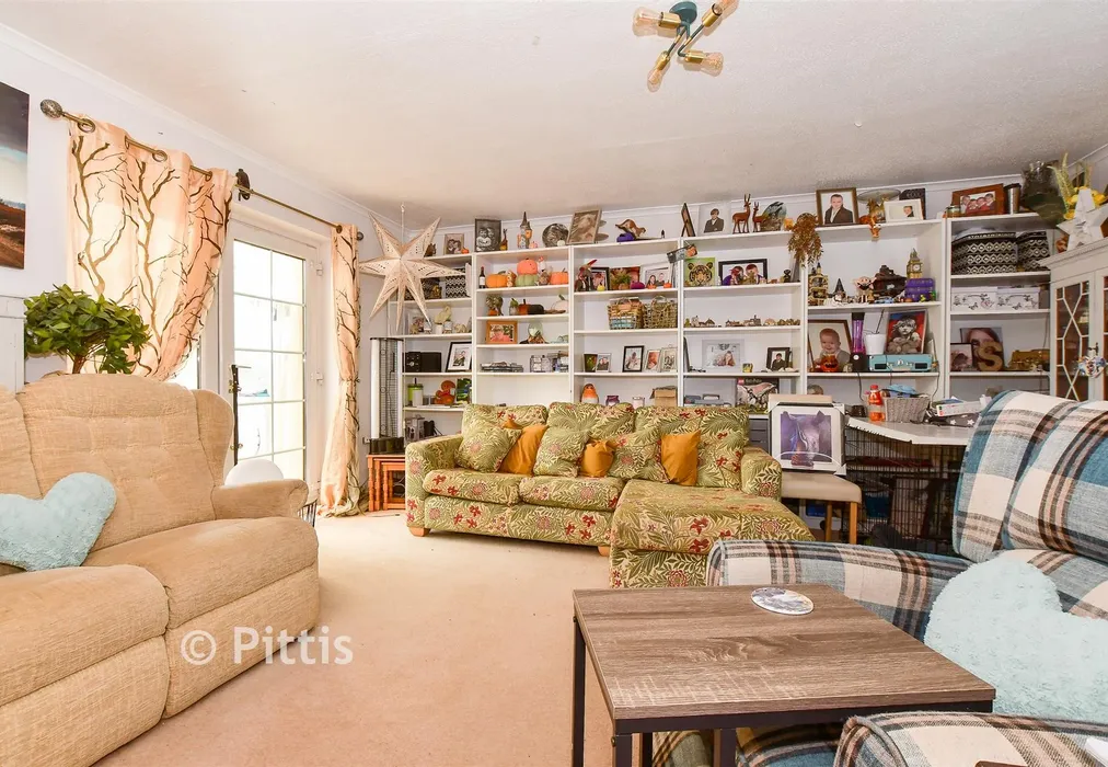 Lounge - Sandown Road, Sandown, Isle of Wight - Wards of Kent