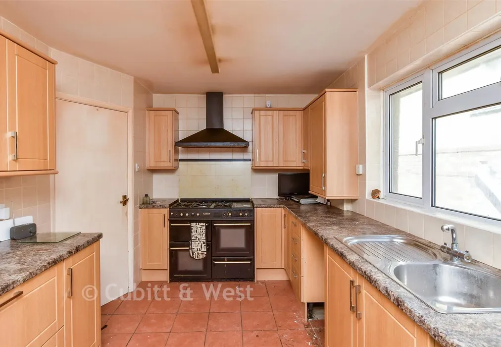Kitchen - Balsdean Road, Woodingdean, Brighton, East Sussex - Wards of Kent