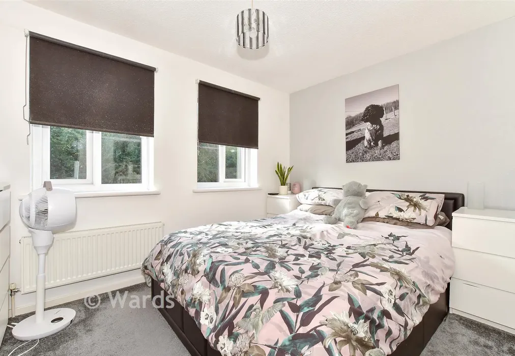 Bedroom 1 - Anne Boleyn Close, Eastchurch, Sheerness, Kent - Wards of Kent