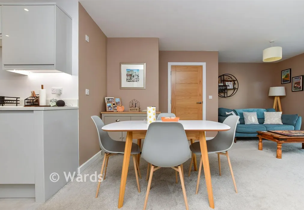 Lounge/Diner - Beach Avenue, Birchington, Kent - Wards of Kent