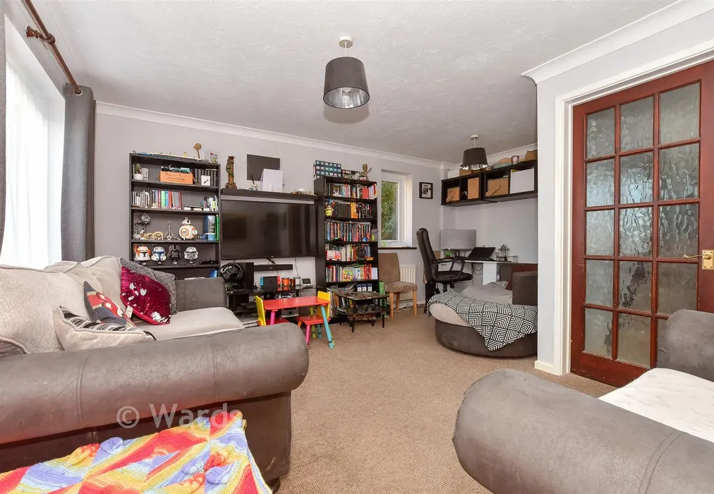 Lounge/ Diner - Mayfield Avenue, Dover, Kent - Wards of Kent