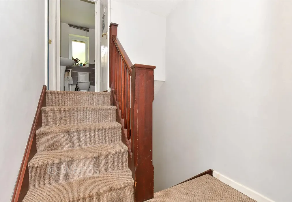 Landing - Mayfield Avenue, Dover, Kent - Wards of Kent