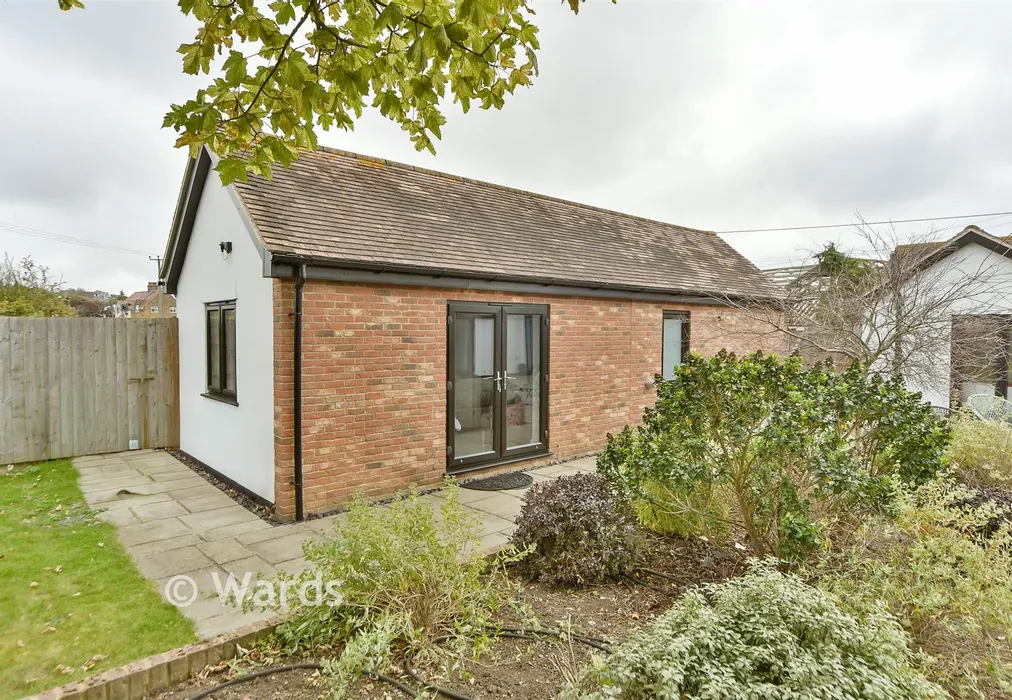 Studio - Wybournes Lane, High Halstow, Rochester, Kent - Wards of Kent