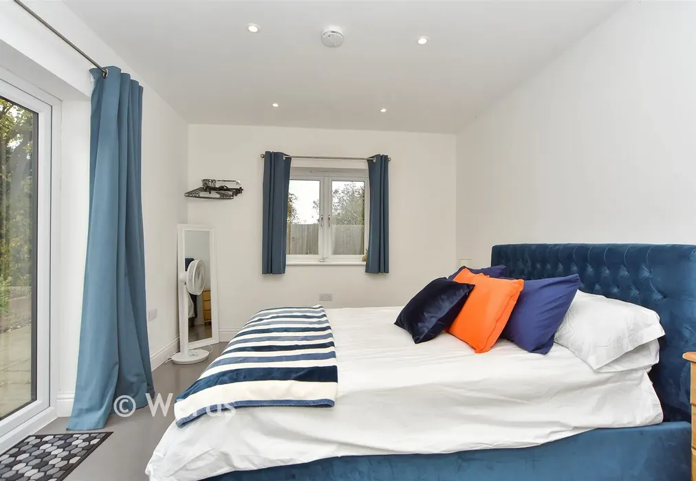 Studio - Wybournes Lane, High Halstow, Rochester, Kent - Wards of Kent
