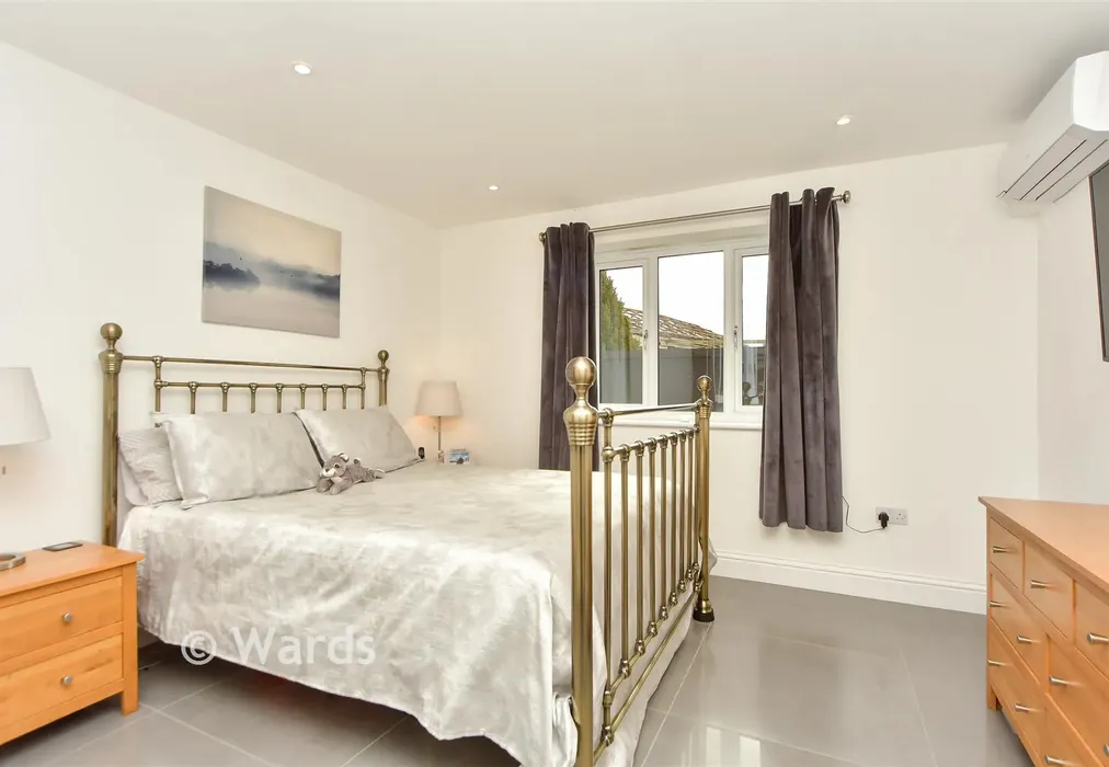 Bedroom - Wybournes Lane, High Halstow, Rochester, Kent - Wards of Kent