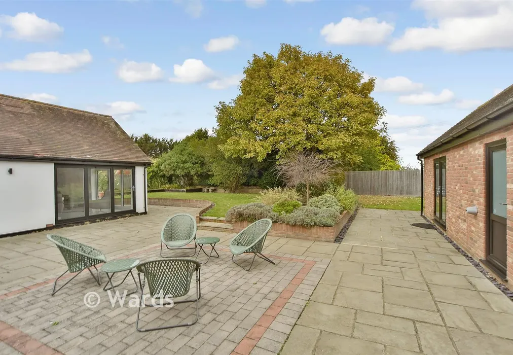 Rear Garden - Wybournes Lane, High Halstow, Rochester, Kent - Wards of Kent