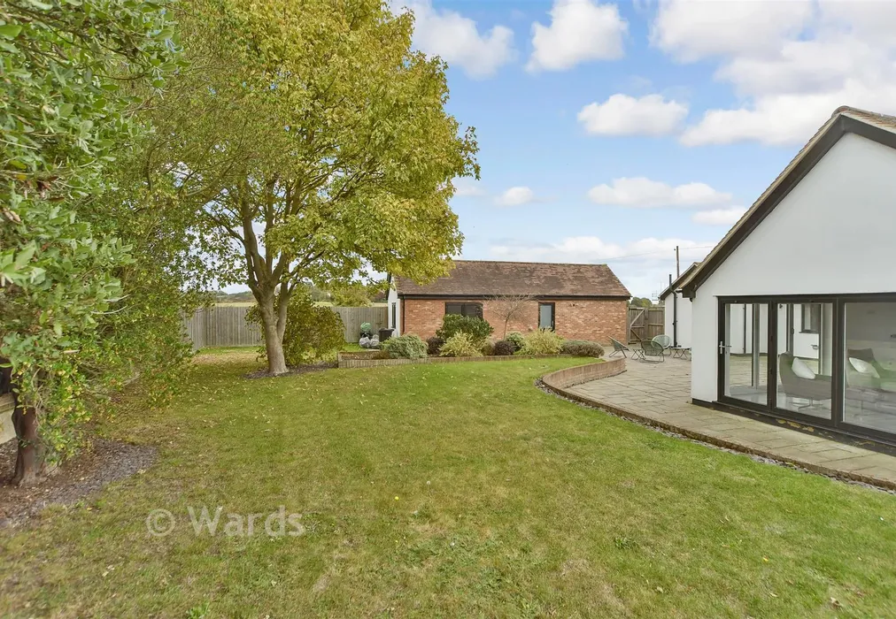 Rear Garden - Wybournes Lane, High Halstow, Rochester, Kent - Wards of Kent