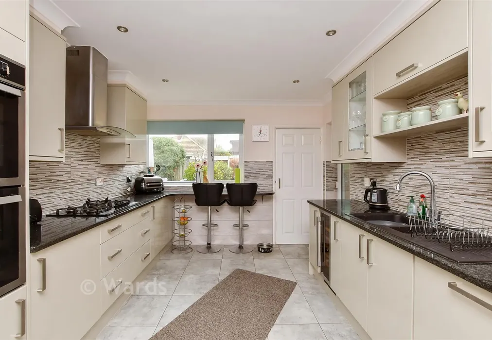 Kitchen - David Avenue, Cliftonville, Margate, Kent - Wards of Kent
