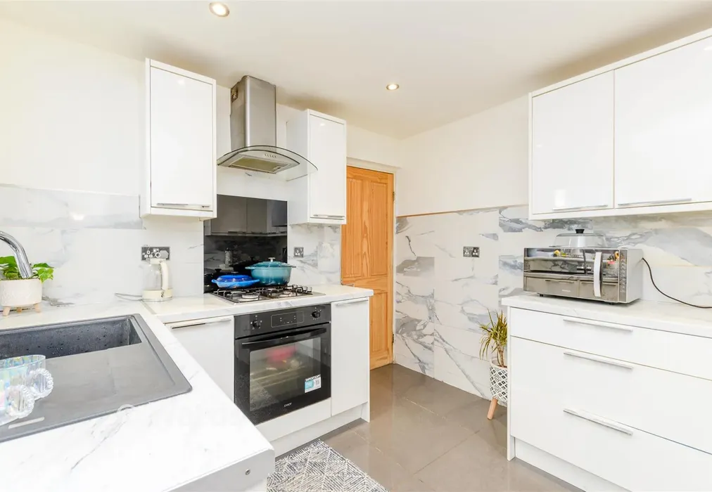 Kitchen - Grove Road, Strood, Rochester, Kent - Wards of Kent