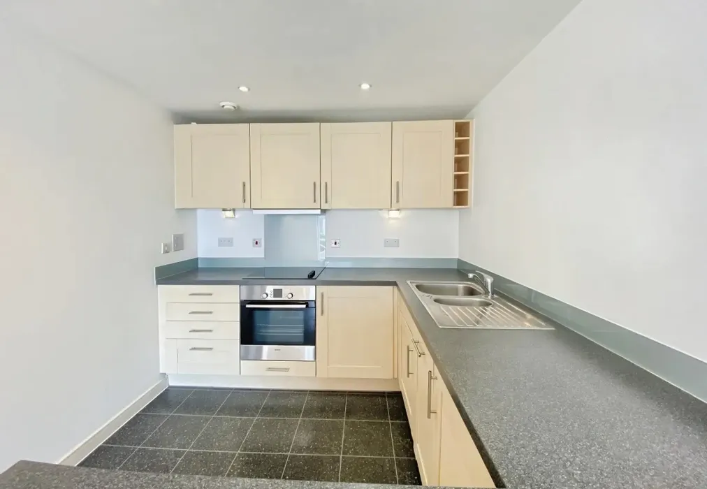 Kitchen - Poynder Drive Snodland ME6 - Wards of Kent