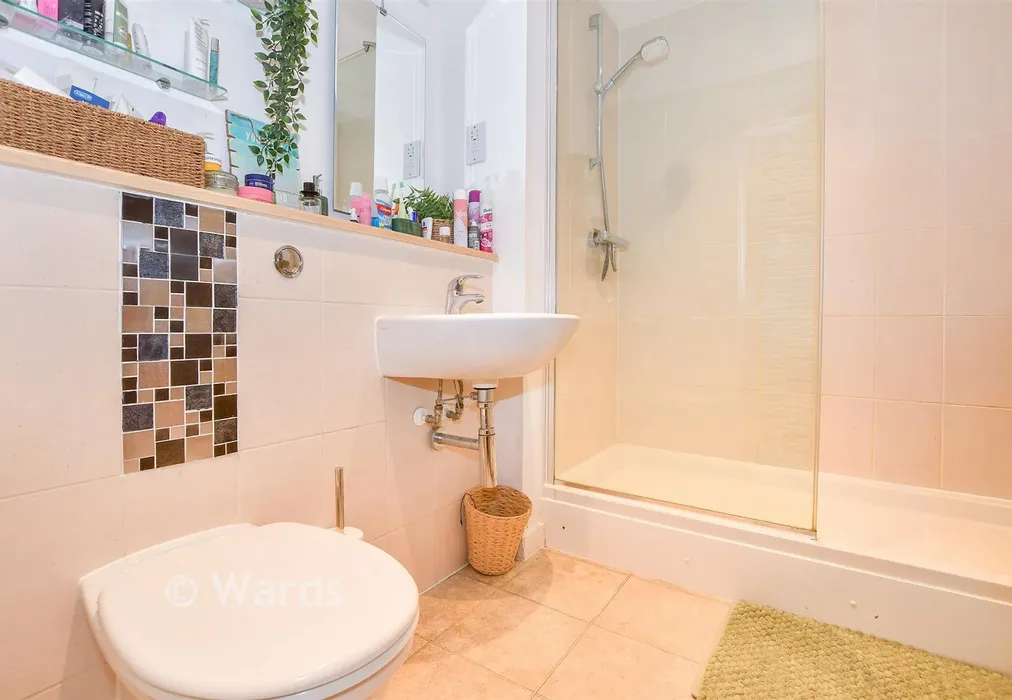 En-Suite Shower Room - Poynder Drive, Holborough Lakes, Kent - Wards of Kent