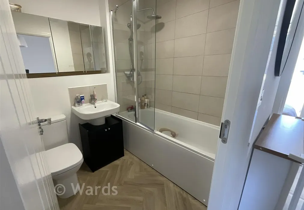 Bathroom - Ellis Grove, Sandgate, Folkestone, Kent - Wards of Kent