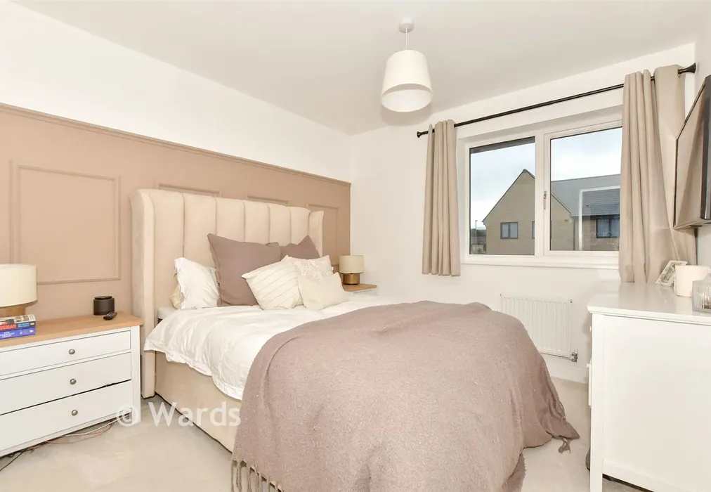 Bedroom 1 - Ellis Grove, Sandgate, Folkestone, Kent - Wards of Kent