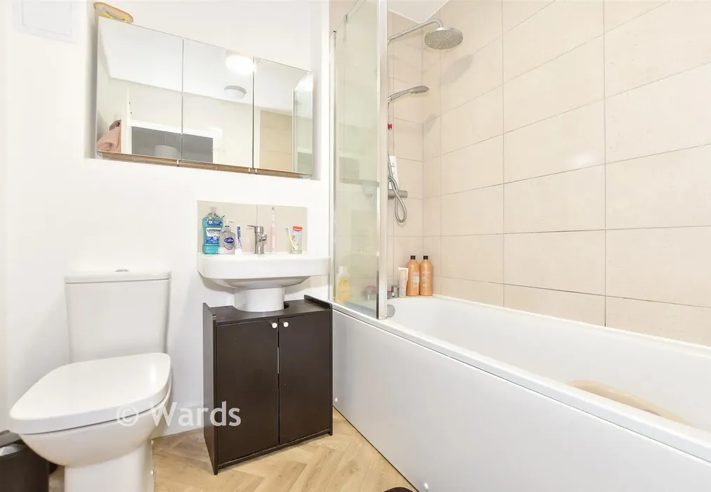 Bathroom - Ellis Grove, Sandgate, Folkestone, Kent - Wards of Kent