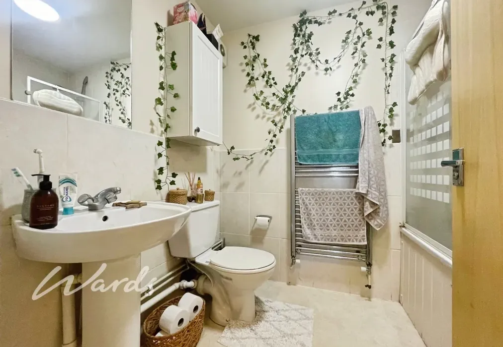 Bathroom - Mortimer Street Herne Bay CT6 - Wards of Kent
