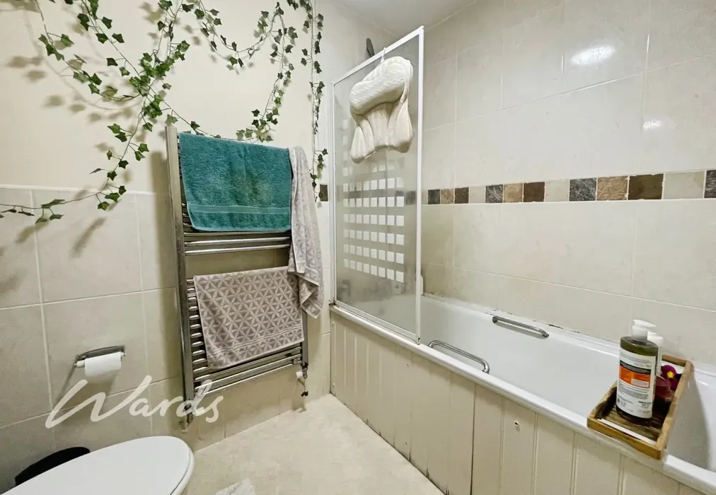 Bathroom - Mortimer Street Herne Bay CT6 - Wards of Kent
